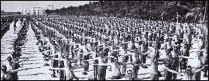 Recruits training the beach in Miami Beach during WWII.  Photo credit: miamibeachpropertyblog.com